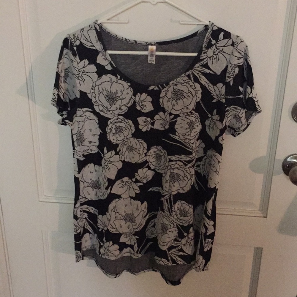 LuLaRoe Classic T